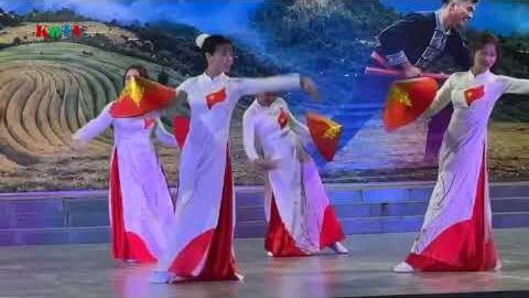 KhOen On  Sắc màu đại ngàn chào mưng quốc khành 02.9