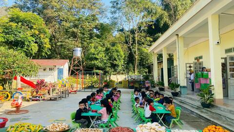 Trường mầm non khoen on tổ chức bữa ăn dinh dưỡng - tiệc BUFFET cho trẻ